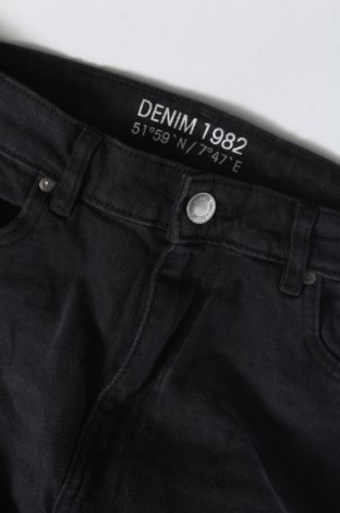 Дамски дънки Denim 1982, Размер L, Цвят Черен, Цена 8,99 лв.