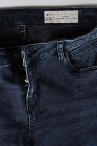 Damskie jeansy Esprit, Rozmiar L, Kolor Niebieski, Cena 92,76 zł