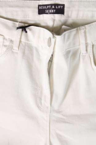 Dámske džínsy  Marks & Spencer, Veľkosť XL, Farba Biela, Cena  9,49 €