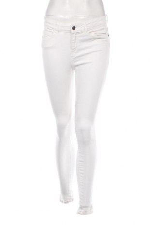 Damen Jeans Noisy May, Größe M, Farbe Weiß, Preis 23,71 €