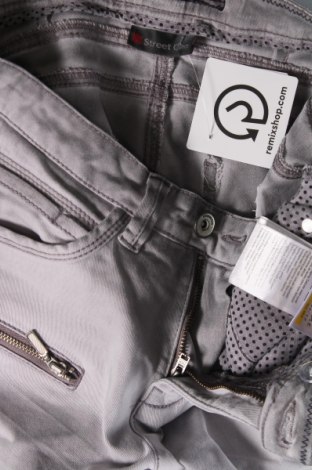 Damen Jeans Street One, Größe S, Farbe Grau, Preis 3,43 €