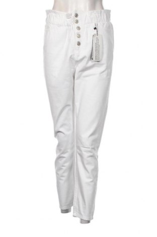 Γυναικείο Τζίν Trendyol, Μέγεθος M, Χρώμα Λευκό, Τιμή 12,56 €