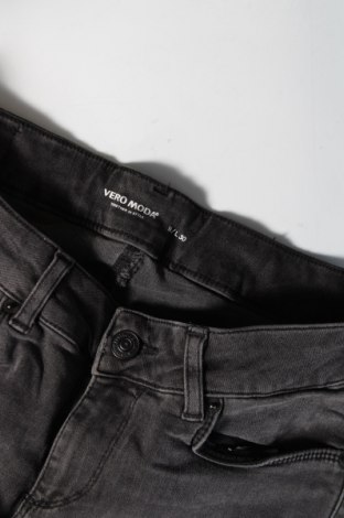 Damen Jeans Vero Moda, Größe M, Farbe Grau, Preis 3,17 €