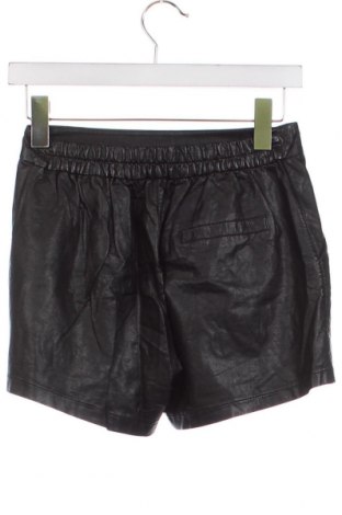 Дамски къс кожен панталон aNYcase, Размер XS, Цвят Черен, Цена 34,10 лв.