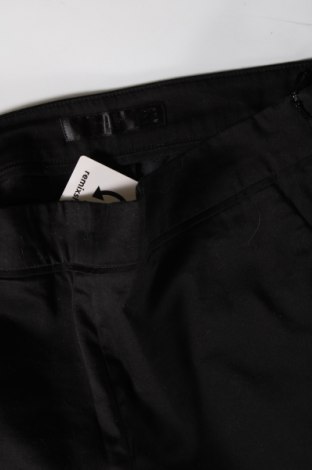 Γυναικείο κοντό παντελόνι, Μέγεθος M, Χρώμα Γκρί, Τιμή 10,00 €