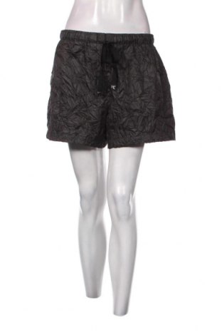 Pantaloni scurți de femei H&M, Mărime S, Culoare Negru, Preț 14,65 Lei