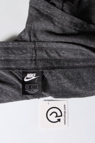 Дамски къс панталон Nike, Размер L, Цвят Сив, Цена 23,46 лв.