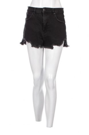 Damen Shorts Pull&Bear, Größe M, Farbe Schwarz, Preis 18,41 €