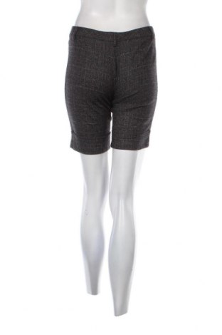 Damen Shorts United Colors Of Benetton, Größe M, Farbe Mehrfarbig, Preis 16,70 €