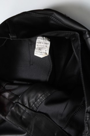 Pantaloni de piele pentru damă Made In Italy, Mărime L, Culoare Negru, Preț 74,00 Lei