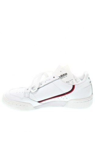 Дамски обувки Adidas, Размер 37, Цвят Бял, Цена 148,20 лв.