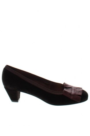 Дамски обувки BCBG Max Azria, Размер 35, Цвят Кафяв, Цена 95,92 лв.