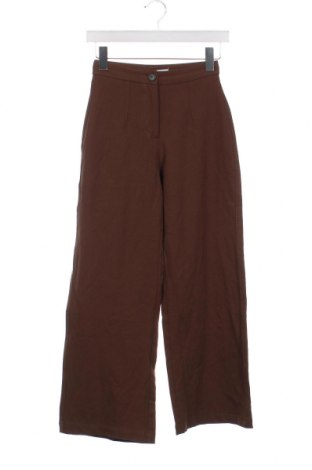Дамски панталон Bershka, Размер XS, Цвят Кафяв, Цена 11,60 лв.