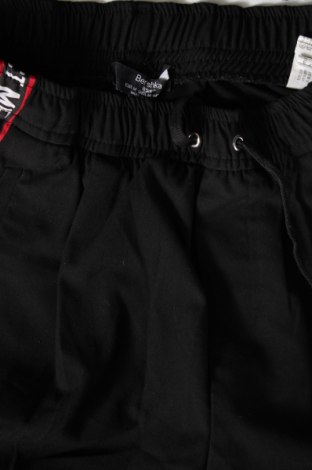 Γυναικείο παντελόνι Bershka, Μέγεθος M, Χρώμα Μαύρο, Τιμή 3,59 €