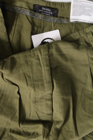 Дамски панталон Bershka, Размер M, Цвят Зелен, Цена 29,00 лв.