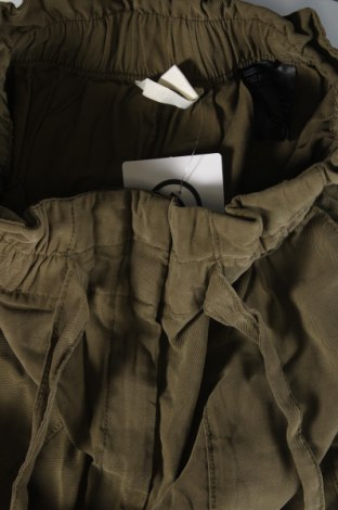Pantaloni de femei H&M, Mărime XS, Culoare Verde, Preț 17,17 Lei
