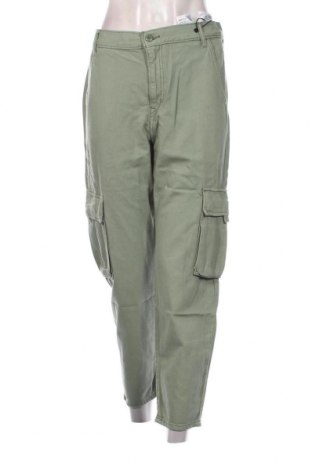 Pantaloni de femei Levi's, Mărime M, Culoare Verde, Preț 192,10 Lei