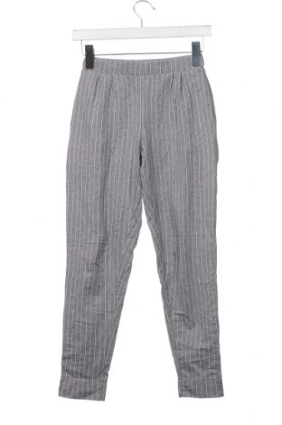 Дамски панталон Pull&Bear, Размер XS, Цвят Сив, Цена 7,25 лв.