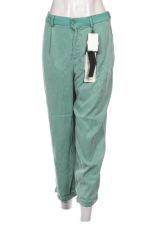Pantaloni de femei Rinascimento, Mărime M, Culoare Verde, Preț 144,08 Lei