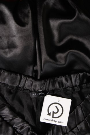 Pantaloni de femei Trendyol, Mărime M, Culoare Negru, Preț 60,10 Lei