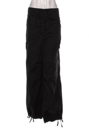 Дамски панталон Weekday, Размер M, Цвят Черен, Цена 18,86 лв.