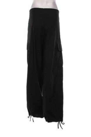 Дамски панталон Weekday, Размер M, Цвят Черен, Цена 82,00 лв.