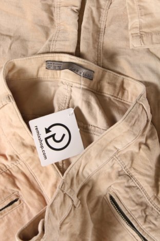 Pantaloni de femei Zara, Mărime M, Culoare Bej, Preț 21,05 Lei