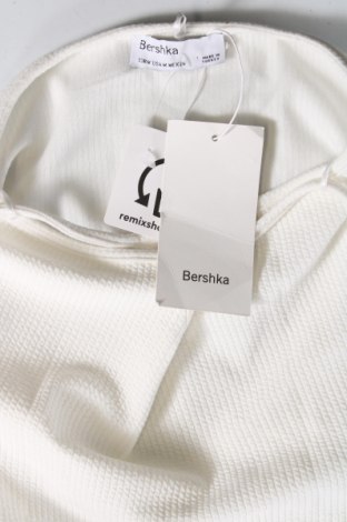 Γυναικείο αμάνικο μπλουζάκι Bershka, Μέγεθος M, Χρώμα Λευκό, Τιμή 4,87 €