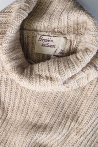Дамски пуловер Bershka, Размер L, Цвят Бежов, Цена 9,86 лв.