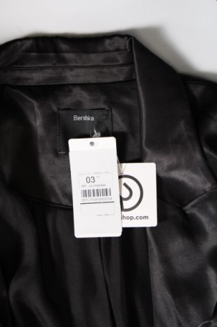 Дамско сако Bershka, Размер M, Цвят Черен, Цена 42,02 лв.