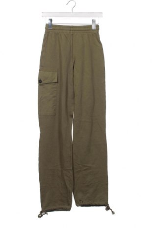 Damen Sporthose Pull&Bear, Größe XS, Farbe Grün, Preis 23,71 €