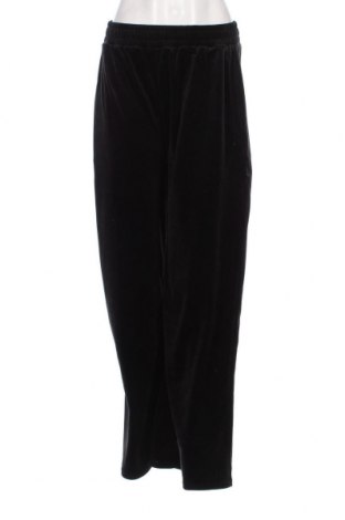 Pantaloni trening de femei Urban Classics, Mărime L, Culoare Negru, Preț 223,68 Lei