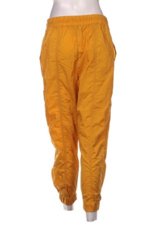 Дамско спортно долнище Zara, Размер L, Цвят Жълт, Цена 38,45 лв.