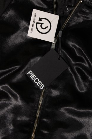 Дамско яке Pieces, Размер XS, Цвят Черен, Цена 32,80 лв.