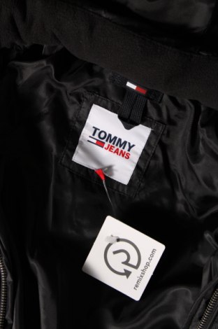 Дамско яке Tommy Jeans, Размер XS, Цвят Черен, Цена 355,00 лв.