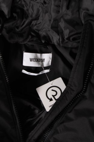 Γυναικείο μπουφάν Weekday, Μέγεθος XS, Χρώμα Μαύρο, Τιμή 21,56 €