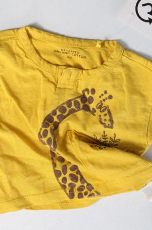 Dziecięcy T-shirt Reserved, Rozmiar 2-3m/ 56-62 cm, Kolor Żółty, Cena 31,95 zł