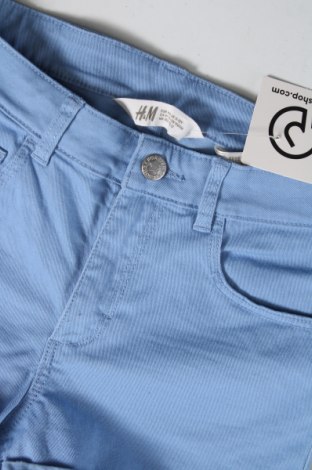 Детски къс панталон H&M, Размер 11-12y/ 152-158 см, Цвят Син, Цена 23,00 лв.