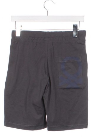 Dětské krátké kalhoty  United Colors Of Benetton, Velikost 11-12y/ 152-158 cm, Barva Šedá, Cena  710,00 Kč