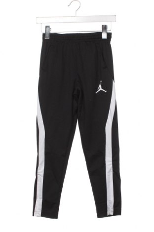 Pantaloni de trening, pentru copii Air Jordan Nike, Mărime 7-8y/ 128-134 cm, Culoare Negru, Preț 288,95 Lei