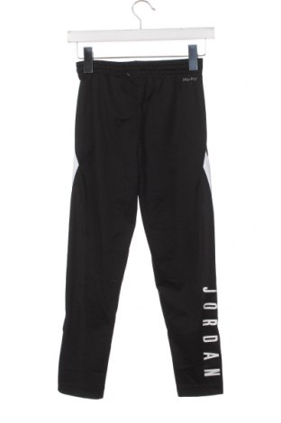 Pantaloni de trening, pentru copii Air Jordan Nike, Mărime 7-8y/ 128-134 cm, Culoare Negru, Preț 288,95 Lei