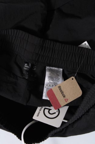 Pantaloni scurți de bărbați Reebok, Mărime S, Culoare Negru, Preț 123,16 Lei