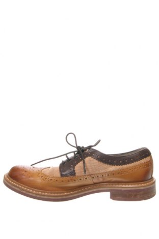 Мъжки обувки Clarks, Размер 45, Цвят Кафяв, Цена 67,82 лв.