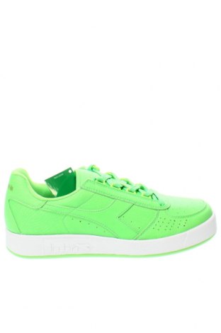 Мъжки обувки Diadora, Размер 40, Цвят Зелен, Цена 133,63 лв.