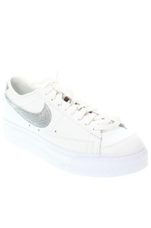 Мъжки обувки Nike, Размер 44, Цвят Бял, Цена 161,50 лв.