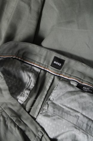 Мъжки панталон BOSS, Размер L, Цвят Зелен, Цена 182,52 лв.