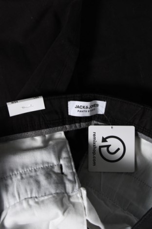 Pantaloni de bărbați Jack & Jones, Mărime L, Culoare Negru, Preț 26,99 Lei