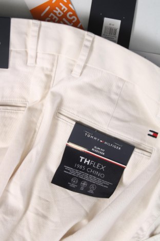 Мъжки панталон Tommy Hilfiger, Размер M, Цвят Екрю, Цена 66,85 лв.