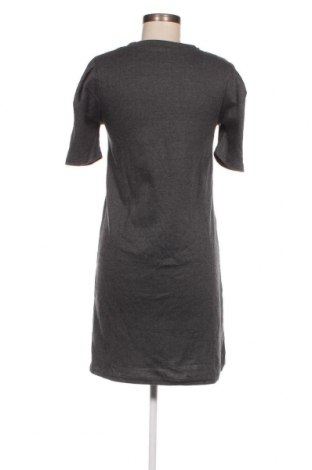 Kleid, Größe M, Farbe Grau, Preis 5,99 €