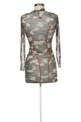 Kleid Boohoo, Größe XXS, Farbe Mehrfarbig, Preis 3,79 €